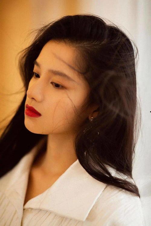 娱乐吃瓜张婧仪图片高清